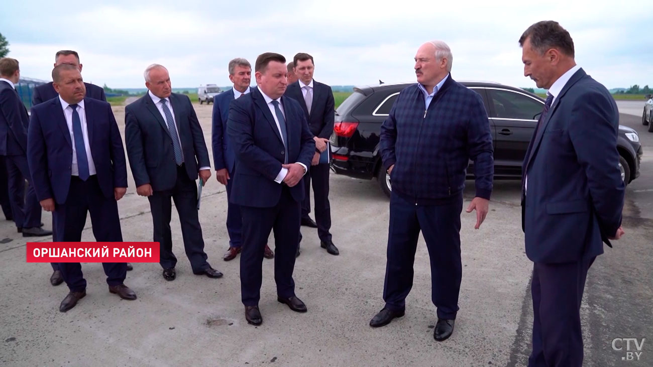 Александр Лукашенко на авиаремонтном заводе в Орше: делить тут нечего, всё это государственное-4
