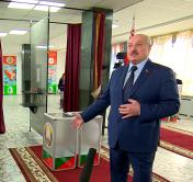 Лукашенко: Эммануэль, если бы надо было разместить ядерное оружие, мы бы по этой Конституции разместили. Нам никто не мешает