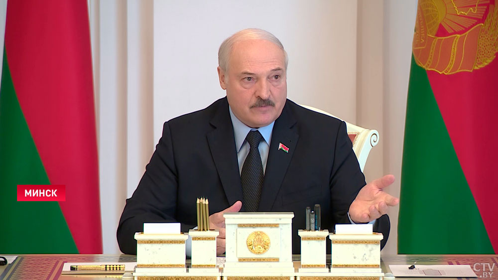 Александр Лукашенко: напрочь провалена работа с общественными организациями, такими как БРСМ, «Белая Русь»-1