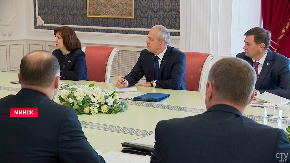 Александр Лукашенко: напрочь провалена работа с общественными организациями, такими как БРСМ, «Белая Русь»-4