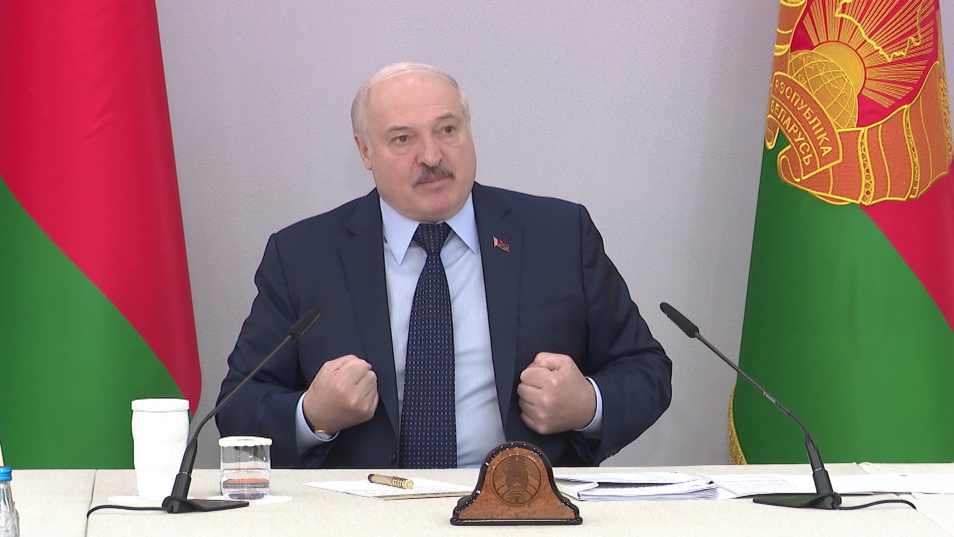 Александр Лукашенко об АПК в Глубоком: «Было дно, а стало ещё хуже. То есть ниже дна»