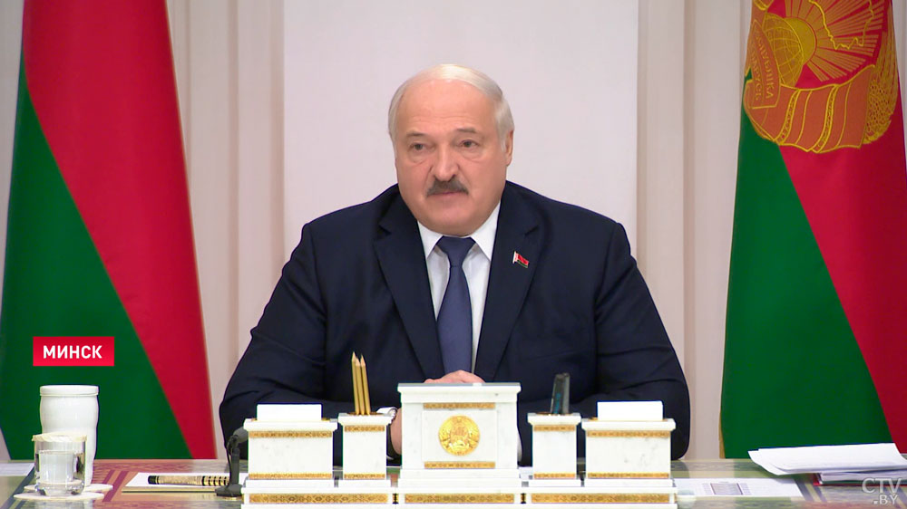 Лукашенко о ремесленниках и ИП: то, что ты заработал, у тебя никто не отберёт, если, конечно, не нарушал закон-4