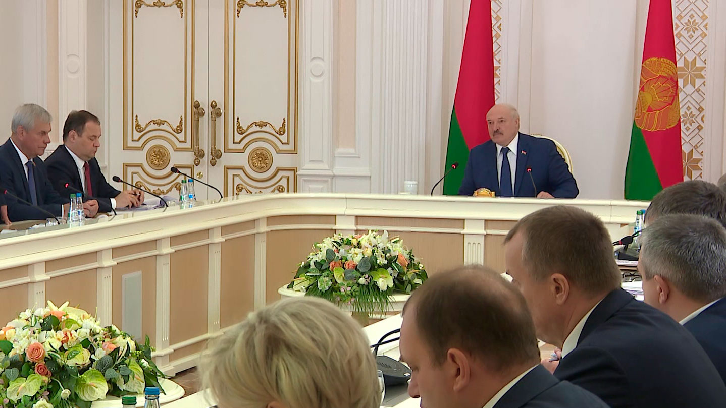 Президент: «Все резервы роста и развития мы должны искать в себе. Их море, даже в этих непростых условиях»