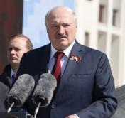 Александр Лукашенко: пока наше поколение живо, Беларусь всегда будет стоять намертво