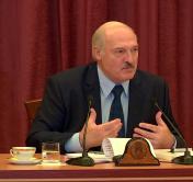 Александр Лукашенко: флаг ведь ни в чём не виноват, что у него такие цвета