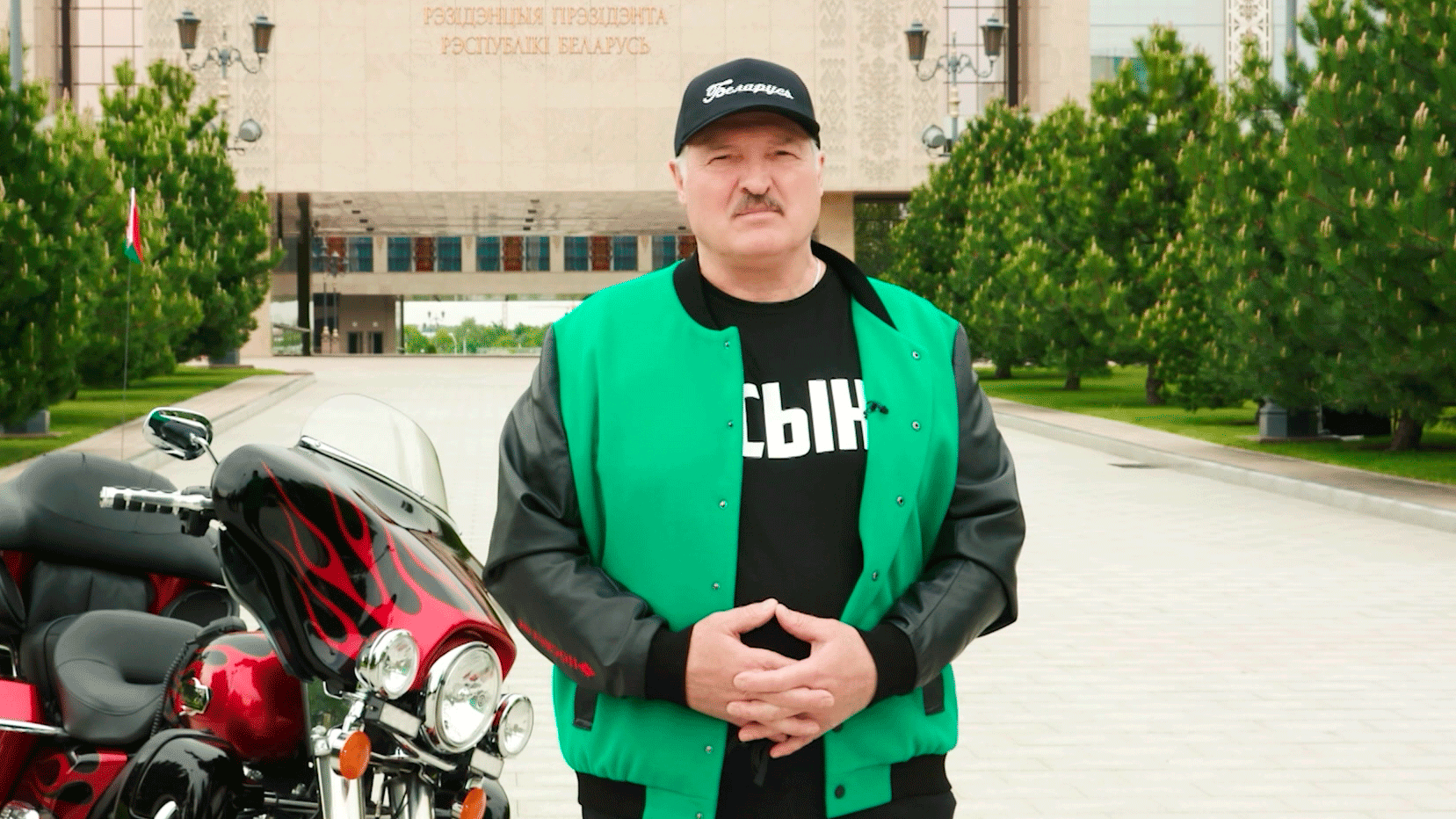Президент Беларуси обратился к выпускникам: всегда советую – делайте всё вовремя, потому что потом это будет трудно
