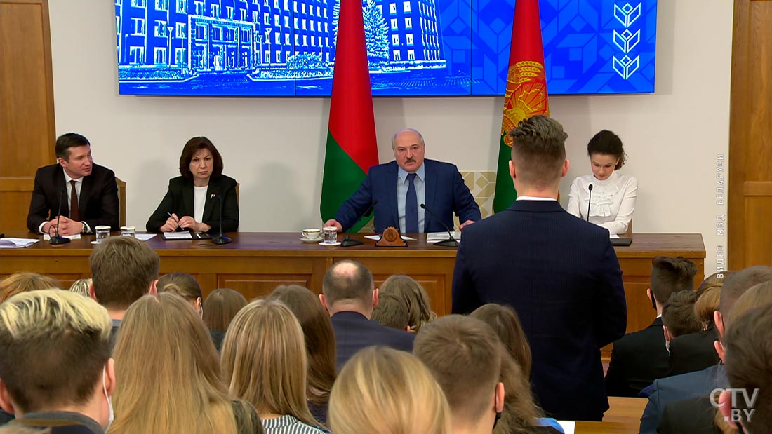 Александр Лукашенко о «тайной» инаугурации: все бы говорили, что там сожгли депутатов-4