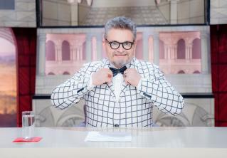 «В животных есть красота жизни». Александр Васильев показал, как играет с собакой 