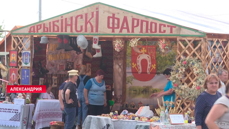 Площадка размером с 10 футбольных полей! В Александрии многолюдно ещё до начала праздника-19