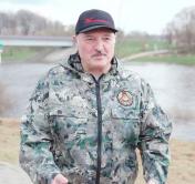 Александр Лукашенко на субботнике: времени всегда не хватает домой приехать, а тут случай представился Александр Лукашенко на субботнике: времени всегда не хватает домой приехать, а тут случай представился