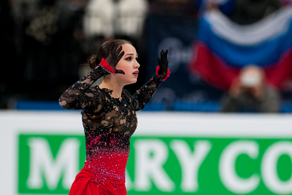 Алина Загитова рассказала, что поднимает ей настроение-4