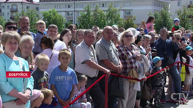 В Бобруйске открыли Аллею городов-побратимов -14