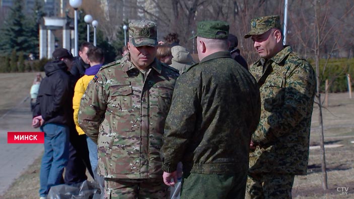 «Мы выполняем задачи для восстановления мира». В Минске заложили аллею в честь международного военного сотрудничества-16