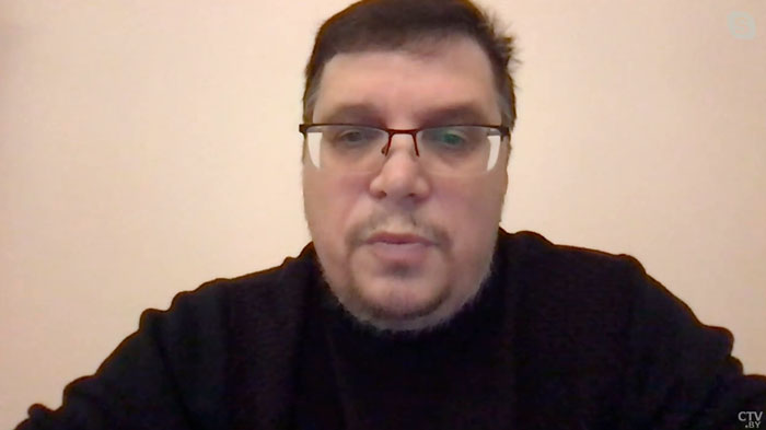 «Бабушка банкой с огурцами сбила дрон». Как найти правду на войне? Анонс ток-шоу «САСС уполномочен заявить»-16