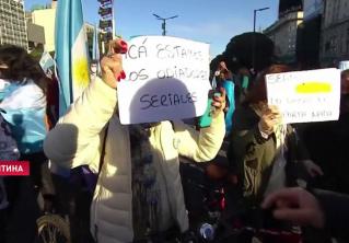 Аргентинцы устроили митинги против карантинных мер