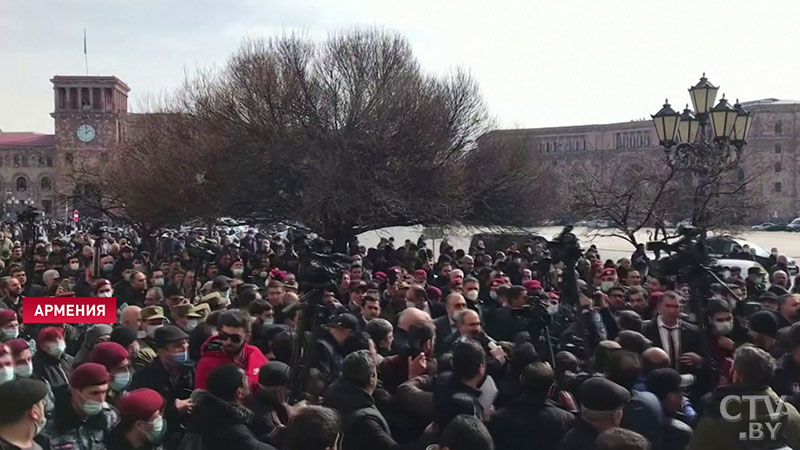 В Ереване не утихают массовые протесты против действующей власти-1