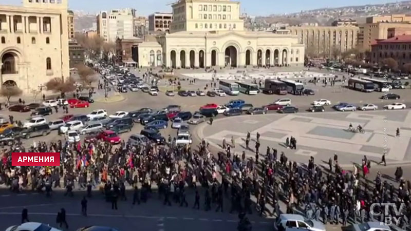 В Ереване не утихают массовые протесты против действующей власти-4