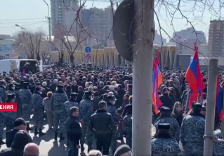 В Ереване не утихают массовые протесты против действующей власти