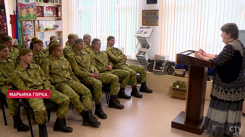 «Надо в школе поднять статус военрука». В Беларуси усовершенствуют допризывную подготовку-14