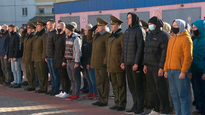 Отправка призывников на срочную военную службу начинается в Беларуси