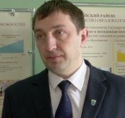 О ремонте в школах и патриотическом воспитании. Артём Цуран рассказал, что изменится в системе образования Минска