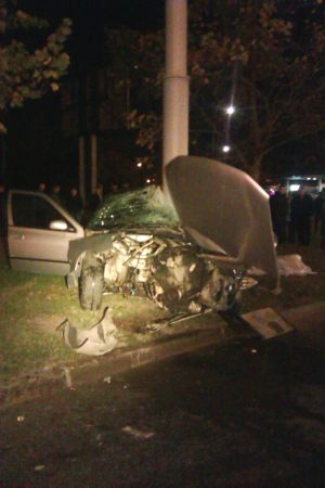 Минск: 24-летний водитель Peugeot погиб, врезавшись в столб