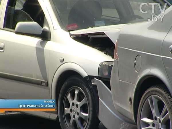 Сразу пять автомобилей столкнулись 2 мая на улице Богдановича в Минске