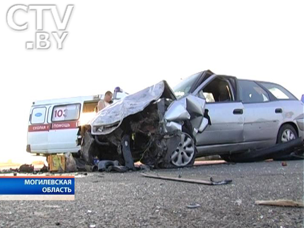 Citroen и Renault  столкнулись под Могилёвом. Погибла девушка 