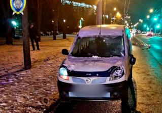 51-летняя женщина погибла под колёсами Nissan в Минске. Следователи разыскивают очевидцев