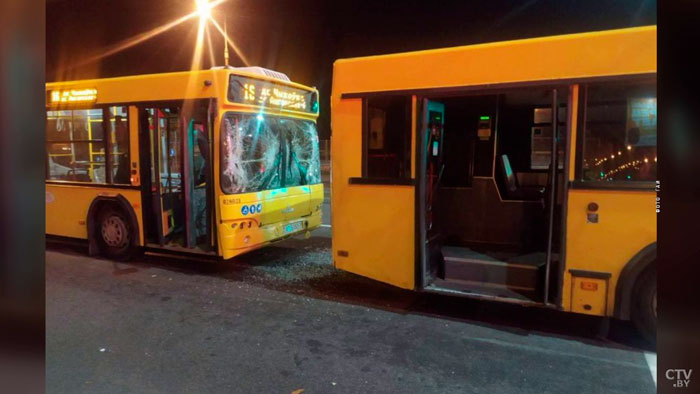 В Чижовке автобус сбил трёх человек на пешеходном переходе-1