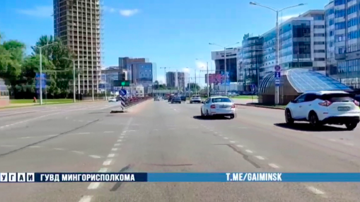 Авария на Дзержинского в Минске. Девушка на Skoda не уступила дорогу попутной машине