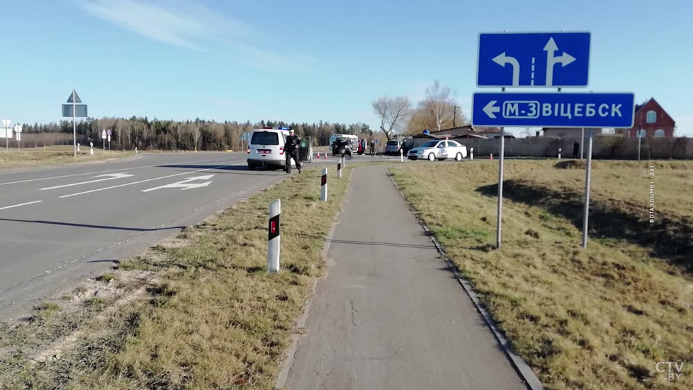 В Минском районе водитель легковушки не уступила полосу внедорожнику. Пострадали трое детей-1