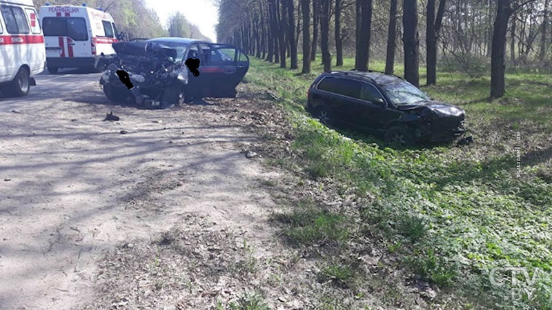 В Смолевичском районе Volvo во время обгона врезался в Geely. Погибла 33-летняя пассажирка-1