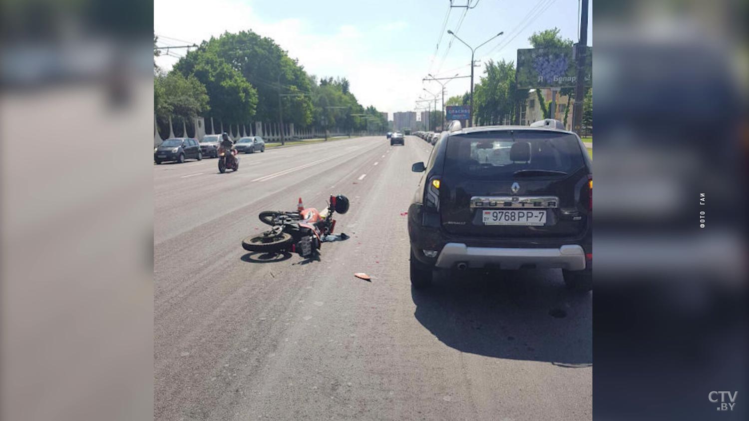 На улице Академической мотоцикл врезался в легковой автомобиль-1