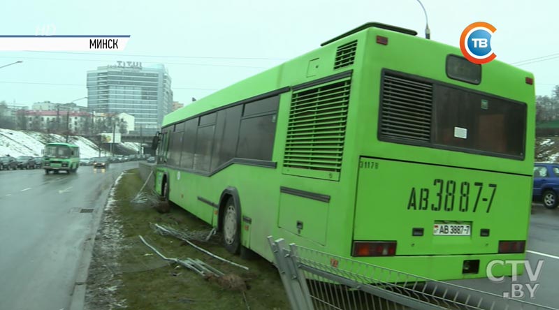 Белорусские врачи готовятся выехать в Украину, чтобы транспортировать пострадавших  на трассе Киев-Одесса на родину -7