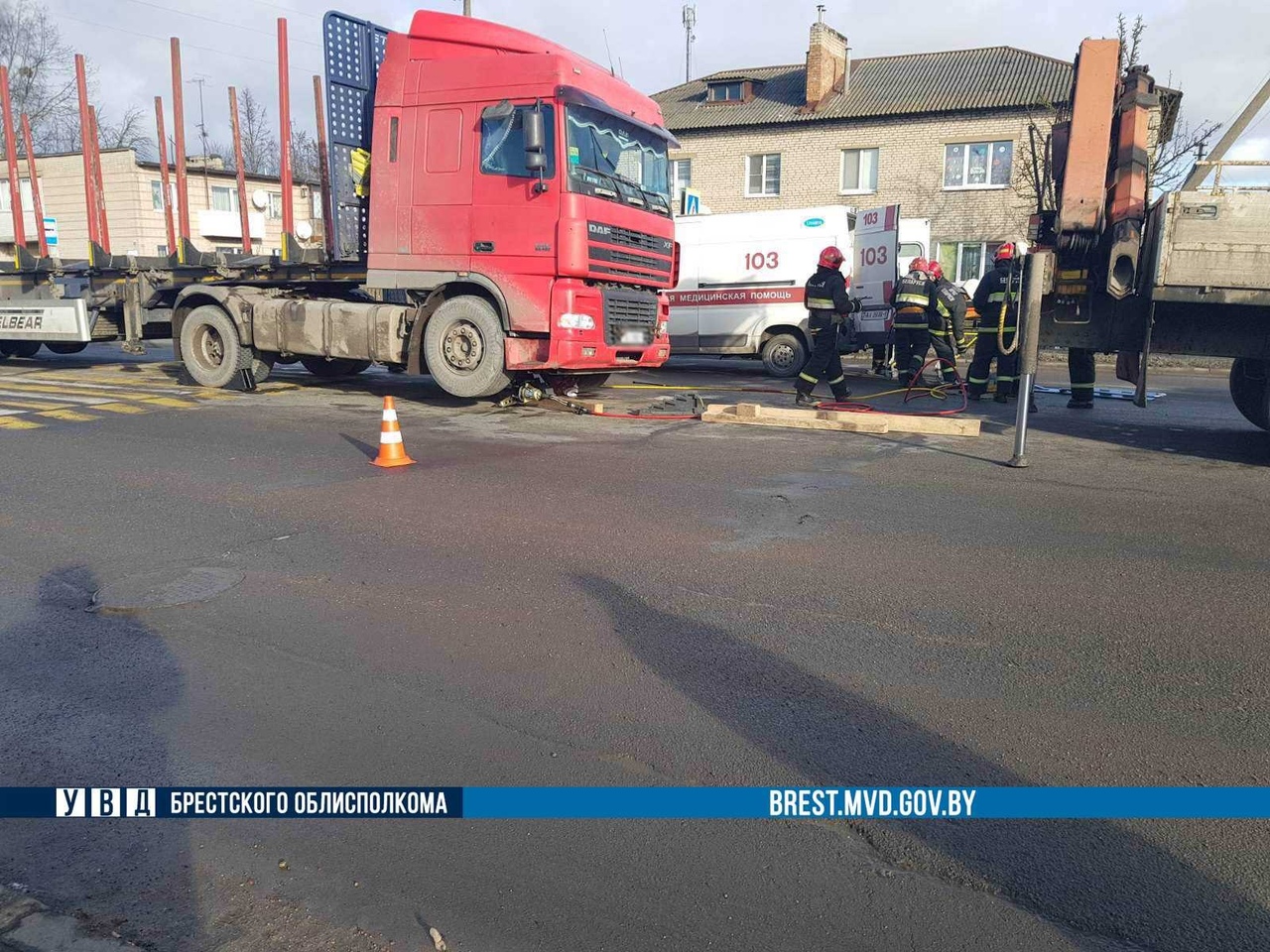 В Барановичах фура насмерть сбила женщину на пешеходном переходе -4