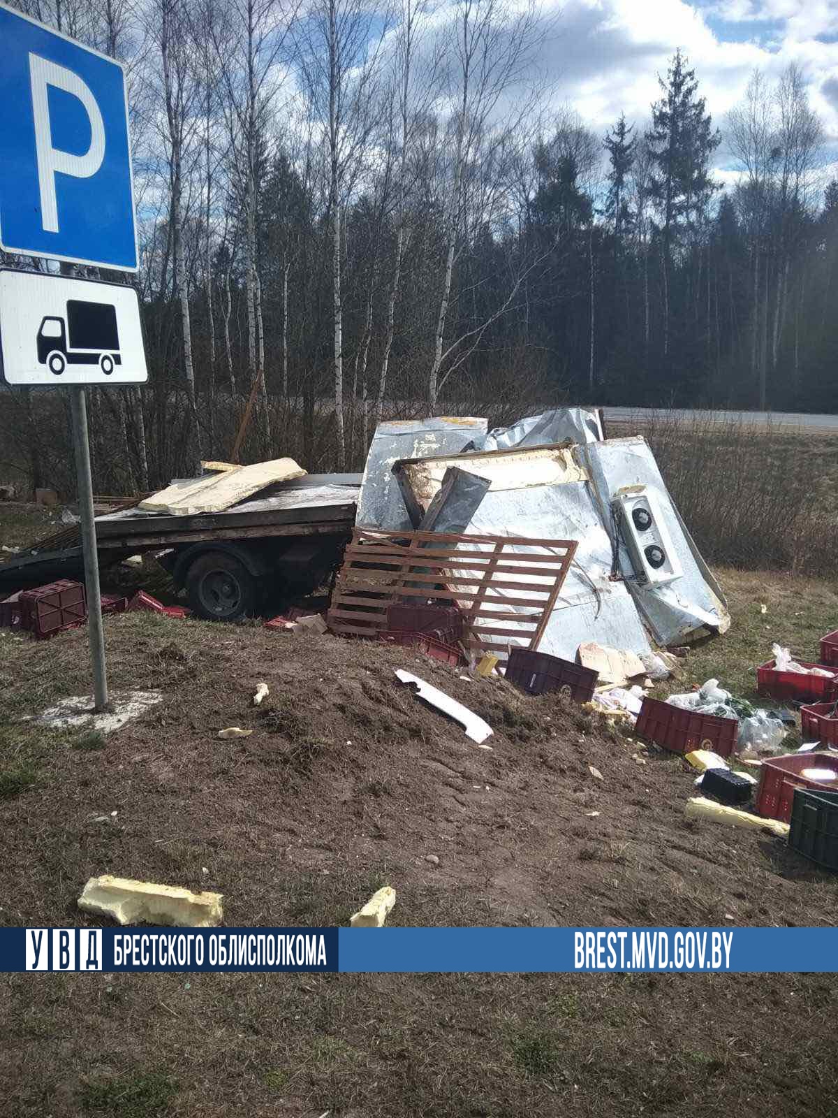 В Ивацевичском районе фура врезалась в грузовик-4