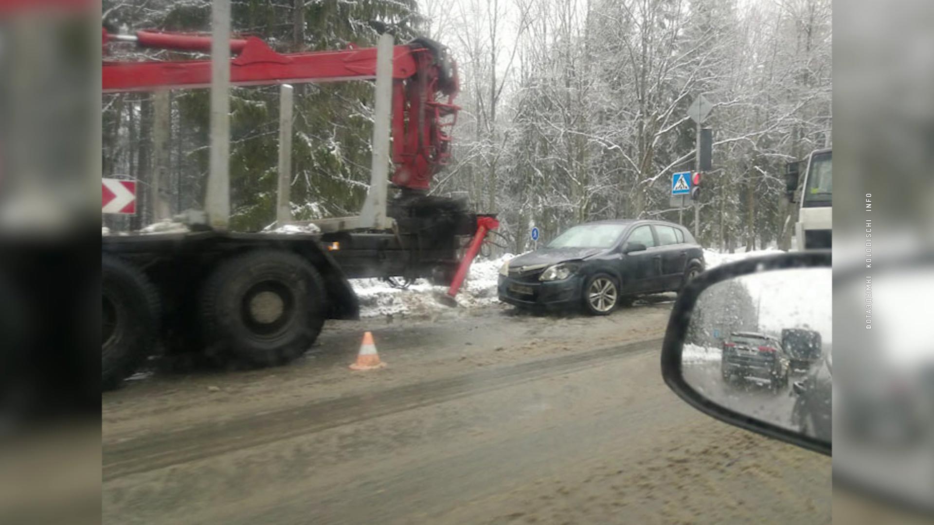 Крупная авария произошла на въезде в Колодищи: кадры с места ДТП-4