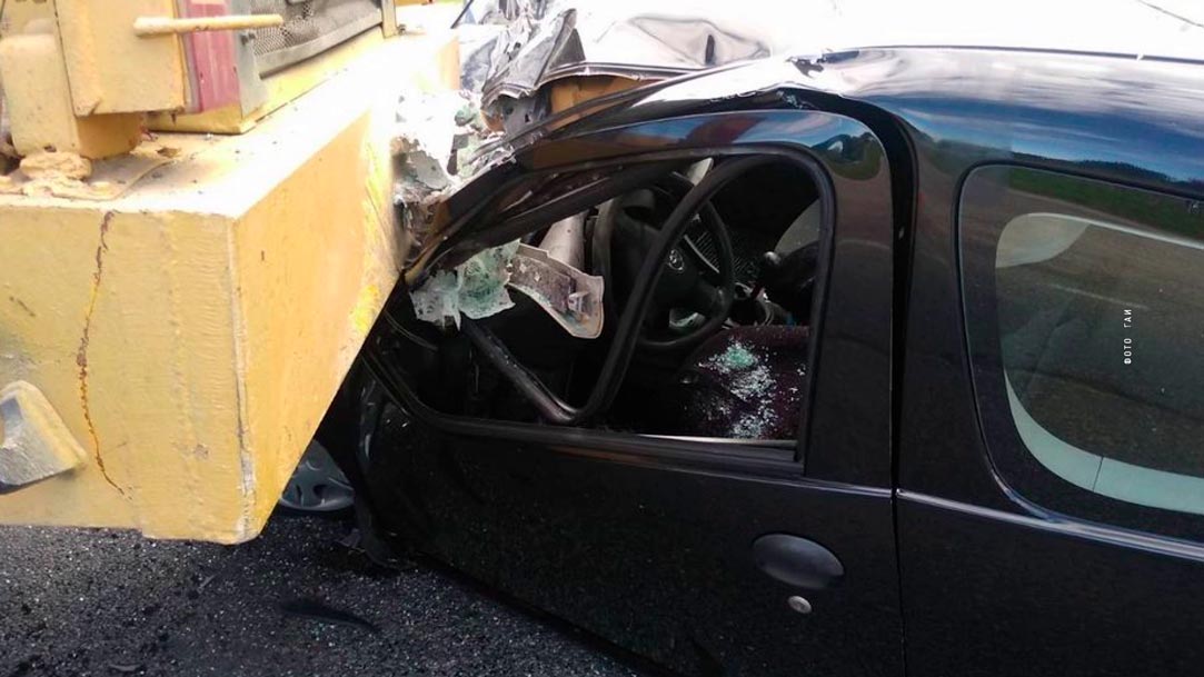 Авария в Клецком районе. Toyota при обгоне попала под погрузчик Авария в Клецком районе. Toyota при обгоне попала под погрузчик