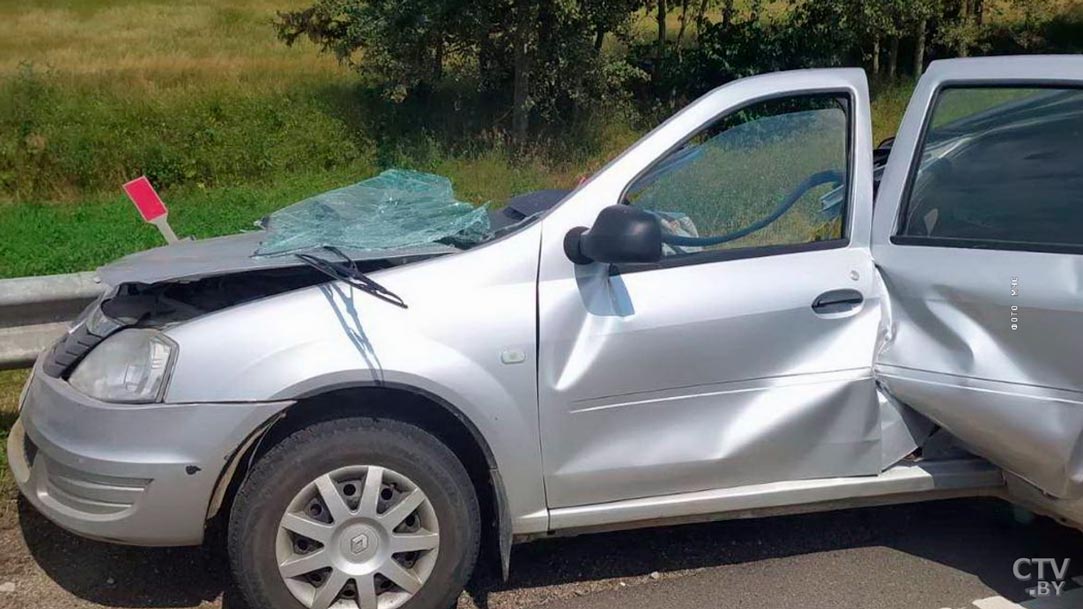 Автомобиль разорвало на две части. Подробности страшной аварии в Минской области-3
