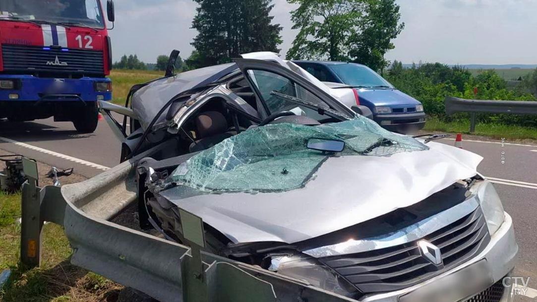 Автомобиль разорвало на две части. Подробности страшной аварии в Минской области-1