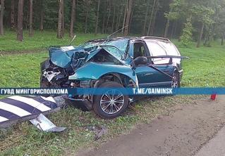 Автомобиль врезался в осветительную мачту на МКАД. Водитель в больнице