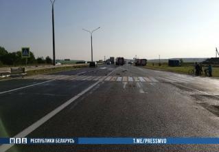 Пропускал пешехода. На трассе М1 в Mitsubishi врезался грузовик Iveco