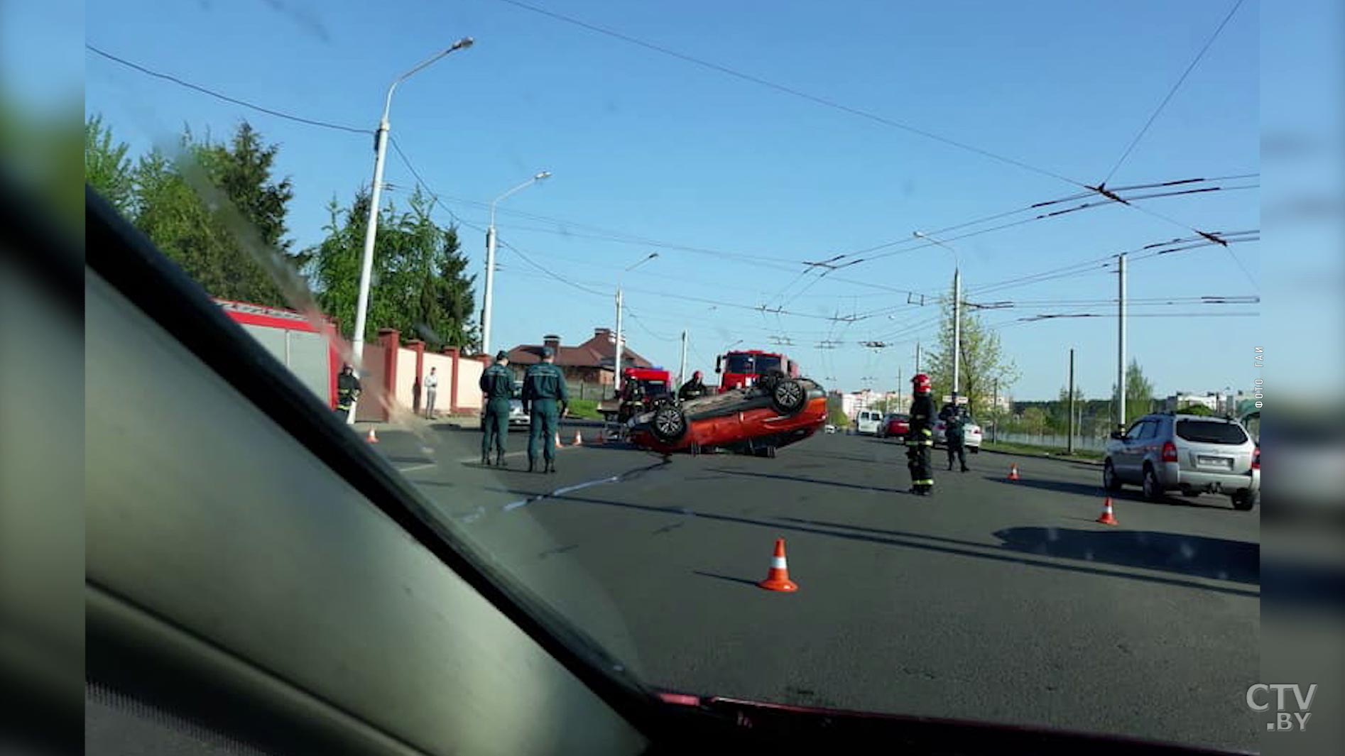 Авария на Солтыса: Hyundai опрокинул на крышу Lada Vesta-6