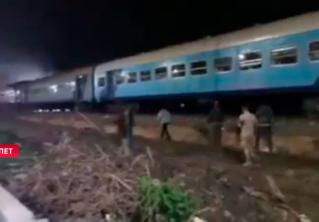 В Египте пассажирский поезд сошёл с рельсов. К аварии могла привести техническая неисправность