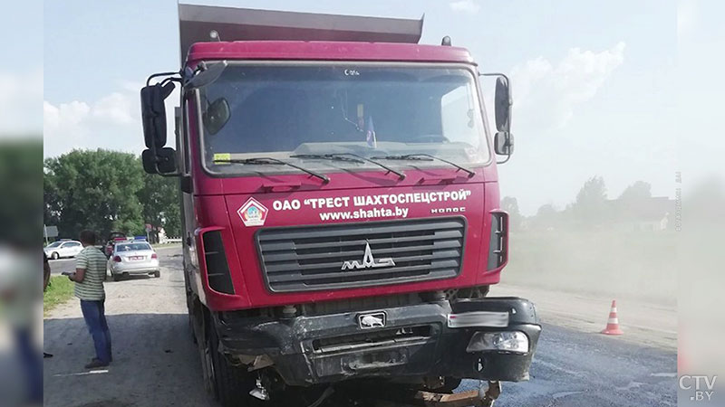 Семь человек пострадали в ДТП в Солигорском районе: водитель не уступил дорогу-6