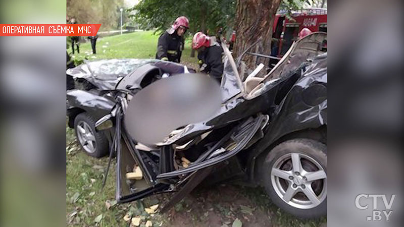 Машину буквально сложило пополам. В страшной аварии на ул. Седых в Минске погибли водитель и пассажир-1