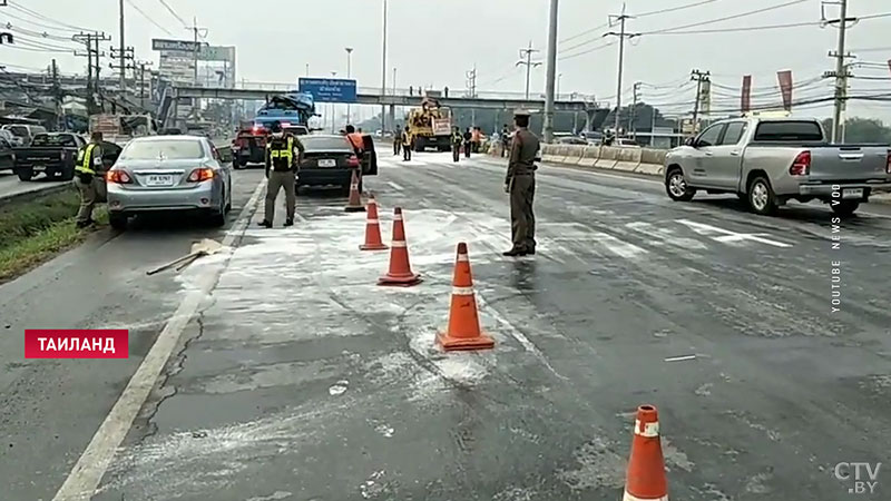 В Таиланде в аварии с туристическим автобусом погибли 6 человек -5