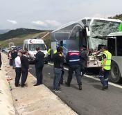 В Турции автобус с пассажирами врезался в грузовик: есть погибшие