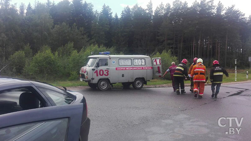 Легковой автомобиль столкнулся с фурой в Узденском районе-1